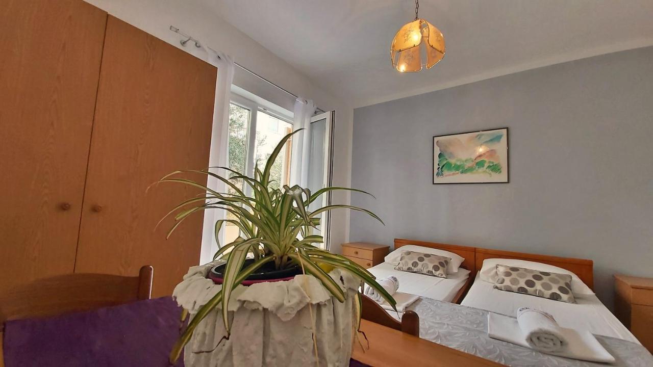 Apartments Mandalinic Omiš Екстериор снимка