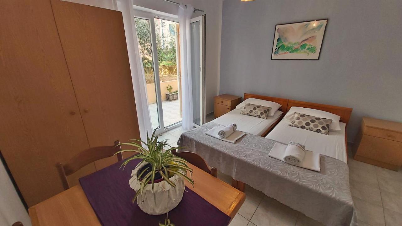 Apartments Mandalinic Omiš Екстериор снимка
