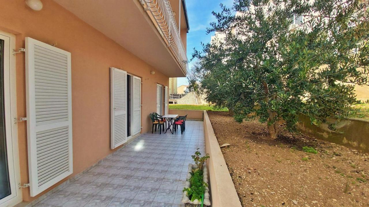 Apartments Mandalinic Omiš Екстериор снимка