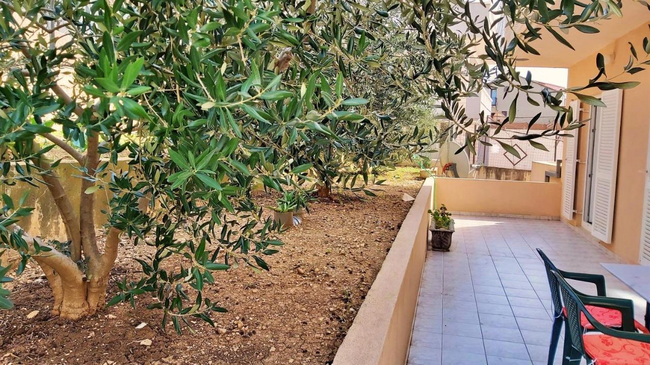 Apartments Mandalinic Omiš Екстериор снимка
