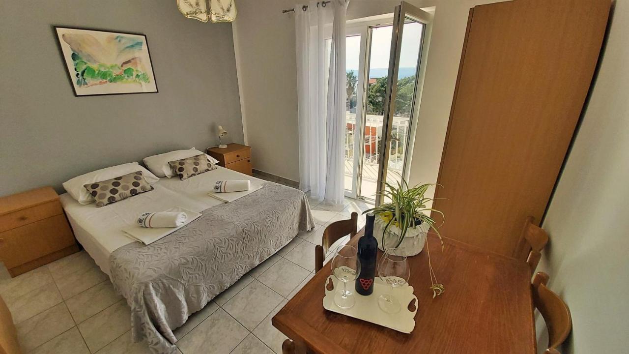 Apartments Mandalinic Omiš Екстериор снимка