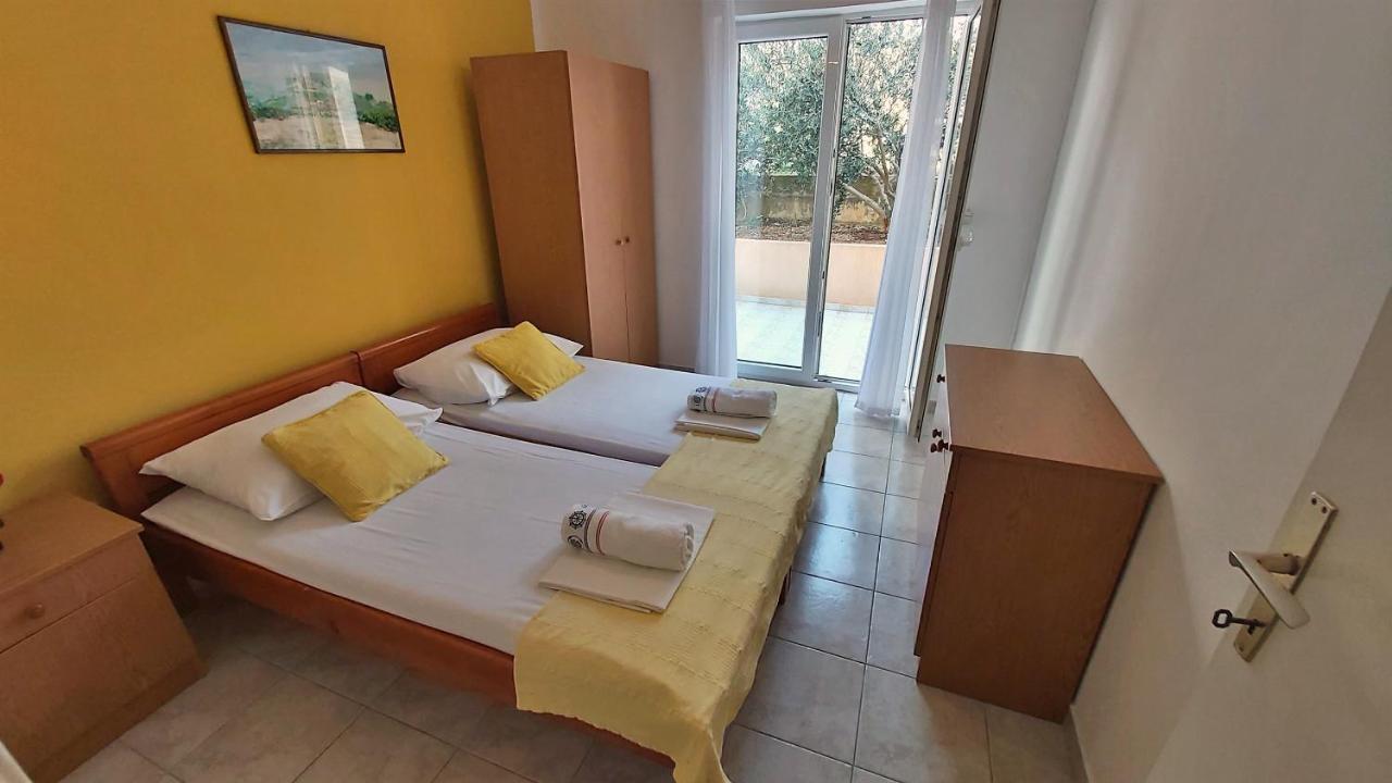 Apartments Mandalinic Omiš Екстериор снимка