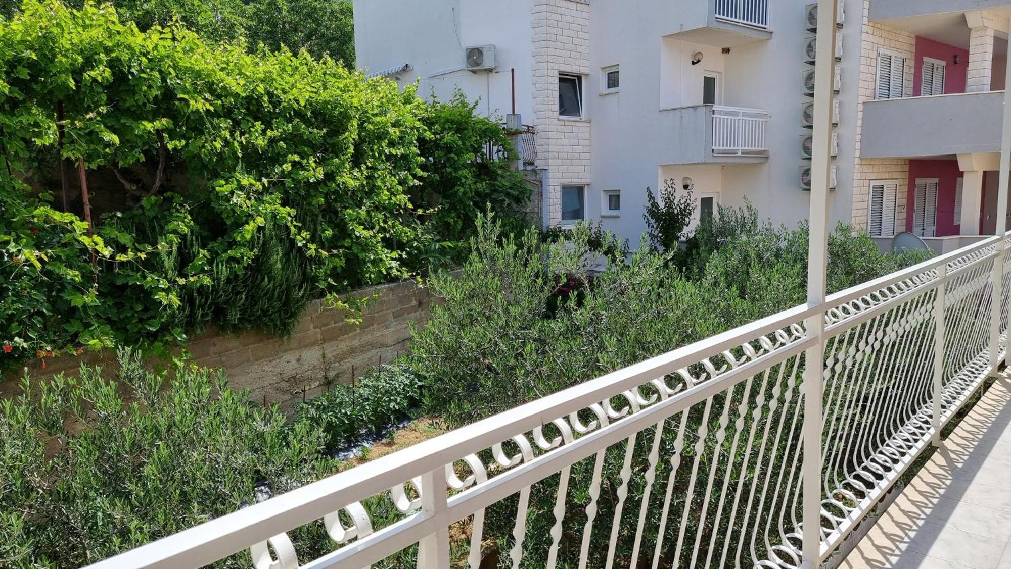 Apartments Mandalinic Omiš Екстериор снимка